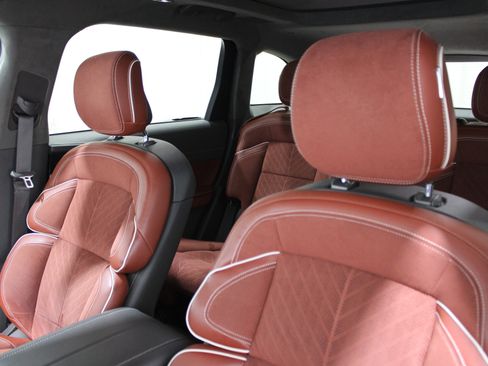 Certified 2024 Lincoln Nautilus Black Label w/ Jet Appearance Package (87T) image 5