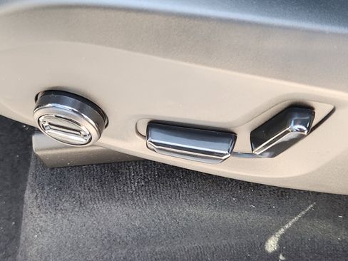 New 2025 Volvo XC90 T8 Plus w/ Protection Package image 23