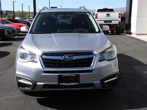 Used 2018 Subaru Forester 2.5i Premium AWD/4WD image 3