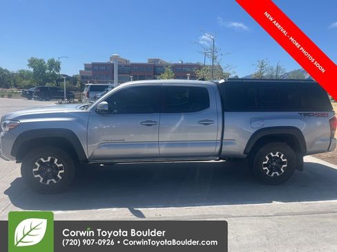 Used 2019 Toyota Tacoma TRD Off-Road w/ TRD Premium Off Road Package AWD/4WD image 4