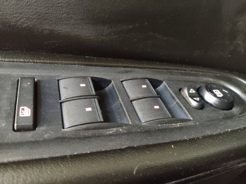 Used 2014 GMC Acadia SLT image 27