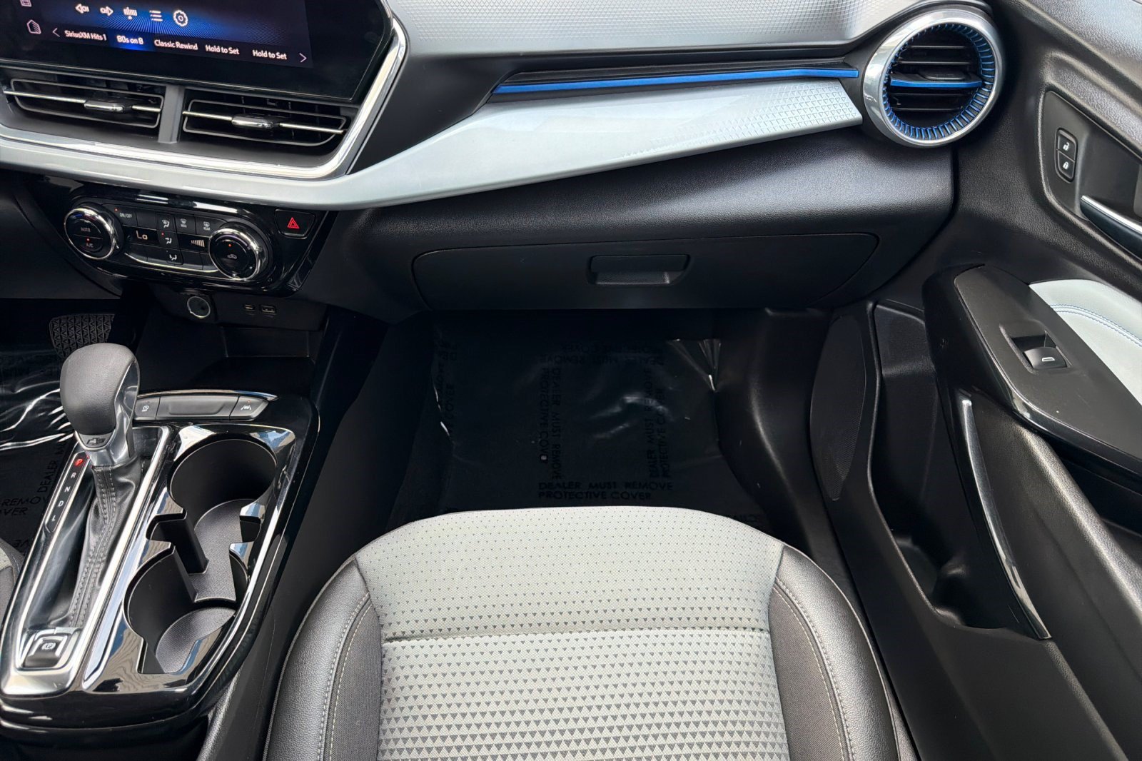 Used 2024 Chevrolet Trax LT FWD image 32