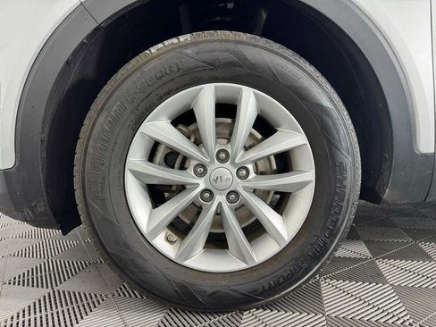 Used 2018 Kia Sorento L FWD image 39