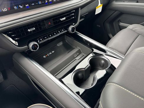 New 2025 Chevrolet Suburban Premier w/ Sun And Tow Package image 15