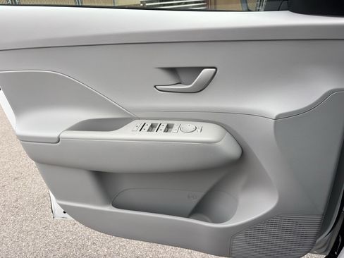 New 2026 Hyundai Kona SE image 10