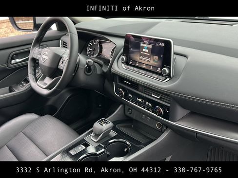 Used 2025 Nissan Rogue SV w/ SV Premium Package image 25