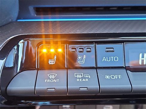 Used 2023 Toyota Prius Limited image 19