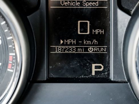 Used 2011 Jeep Grand Cherokee Laredo w/ Security & Convenience Group image 18