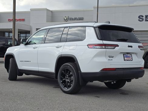 New 2025 Jeep Grand Cherokee L Altitude image 16