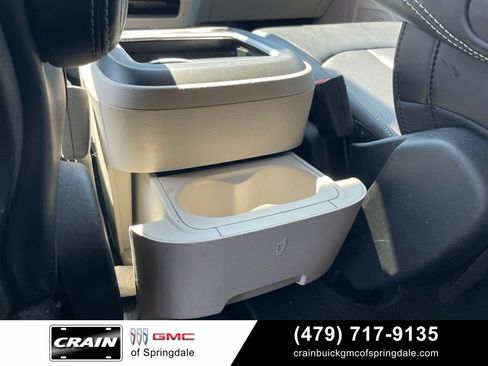 Used 2024 Chrysler Pacifica Touring-L FWD image 27