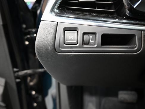 Used 2025 Cadillac XT6 Premium Luxury image 28