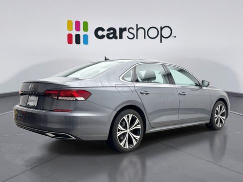 Used 2021 Volkswagen Passat 2.0T SE FWD image 5
