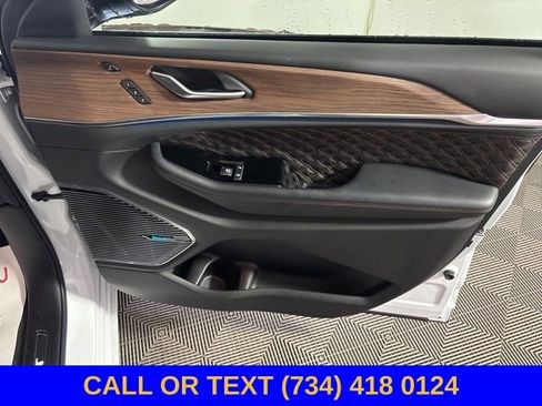 Used 2022 Jeep Grand Cherokee Summit w/ Luxury Tech Group V AWD/4WD image 29