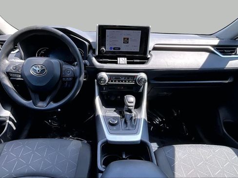 Used 2025 Toyota RAV4 XLE AWD/4WD image 15