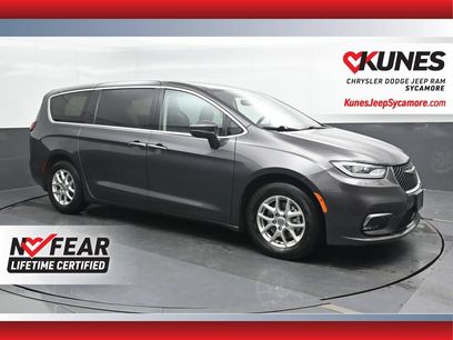 Used 2023 Chrysler Pacifica Touring-L