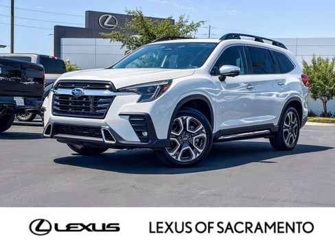Used 2023 Subaru Ascent Touring AWD/4WD image 1
