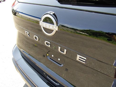 Used 2024 Nissan Rogue S AWD/4WD image 30