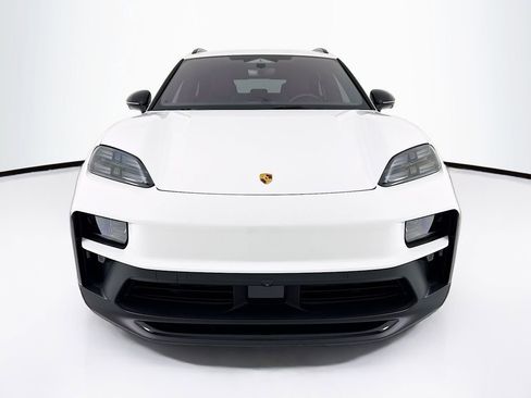 New 2026 Porsche Macan GTS Electric AWD/4WD image 6