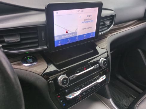 Used 2021 Ford Explorer Limited w/ Equipment Group 301A image 29