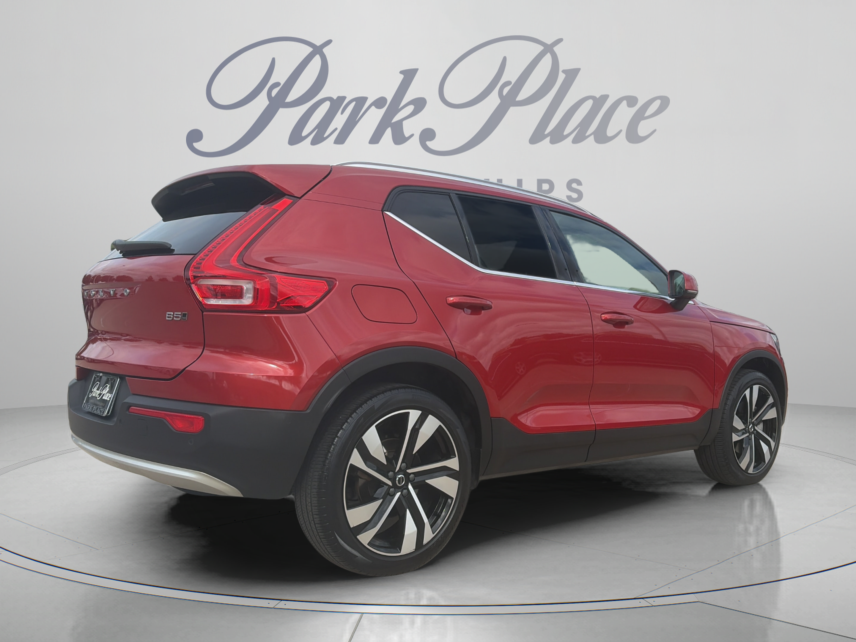 Used 2024 Volvo XC40 B5 Plus AWD/4WD image 6