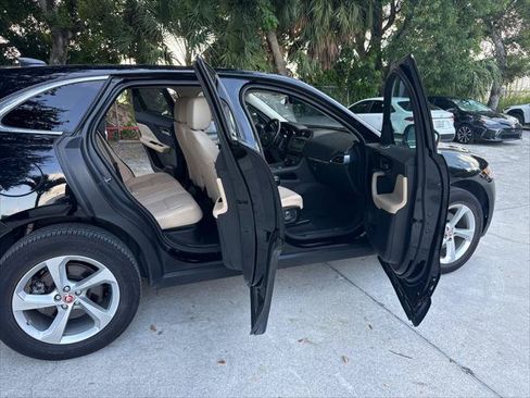 Used 2020 Jaguar F-PACE Premium AWD/4WD image 13