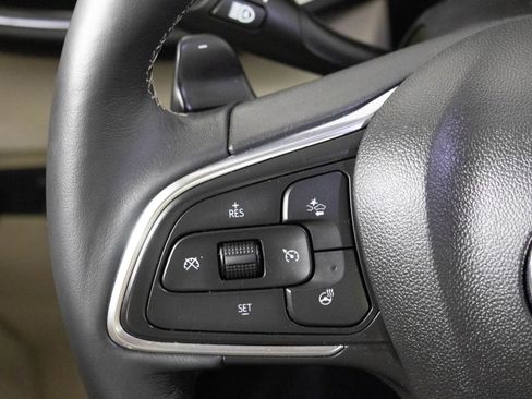 Used 2022 Buick Envision Essence w/ Safety Package image 31