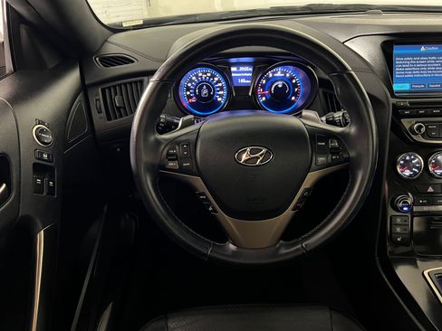 Used 2013 Hyundai Genesis 3.8 image 14