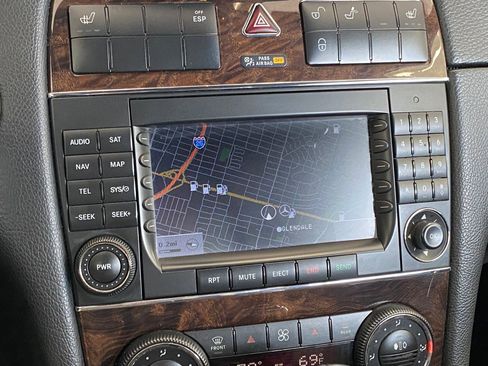 Used 2009 Mercedes-Benz CLK 350 Cabriolet image 24