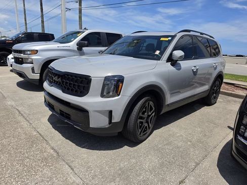 Used 2025 Kia Telluride EX X-Line AWD/4WD image 3