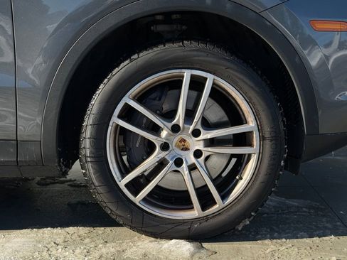 Used 2023 Porsche Cayenne image 38
