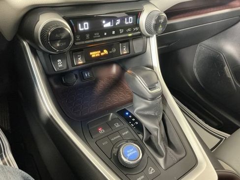 Used 2019 Toyota RAV4 Limited w/ All Weather Liner Package AWD/4WD image 21