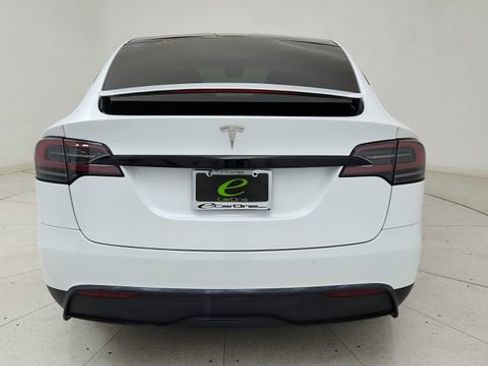 Used 2023 Tesla Model X image 5