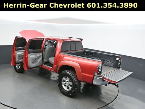 Used 2012 Toyota Tacoma PreRunner image 2