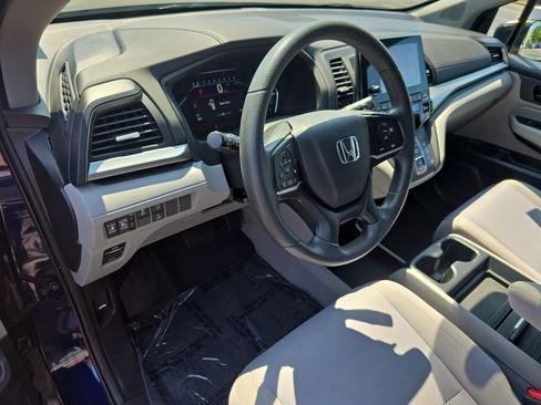 Used 2020 Honda Odyssey EX image 17