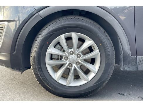 Used 2018 Kia Sorento LX image 42