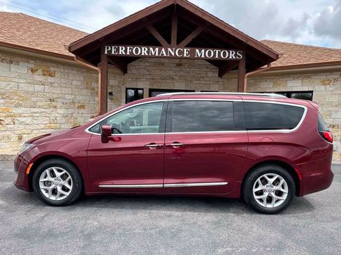 Used 2017 Chrysler Pacifica Touring-L Plus w/ Advanced Safetytec Group FWD image 2