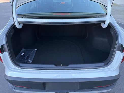 New 2025 Kia K4 LX image 19