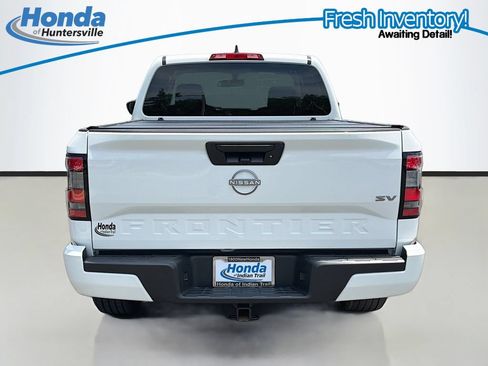 Used 2024 Nissan Frontier SV RWD image 8