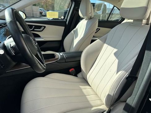 Used 2025 Mercedes-Benz E 350 4MATIC Sedan image 35