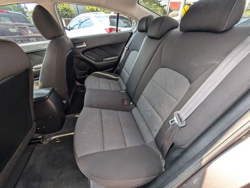 Used 2018 Kia Forte LX image 17