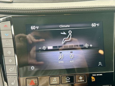 Used 2023 INFINITI QX50 Luxe FWD image 16