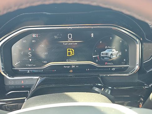 Used 2025 GMC Sierra 1500 SLT AWD/4WD image 8