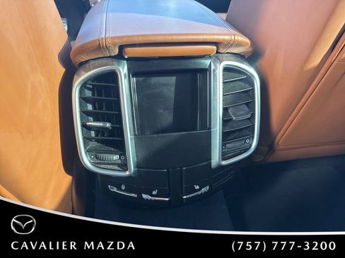 Used 2018 Porsche Cayenne Turbo AWD/4WD image 37