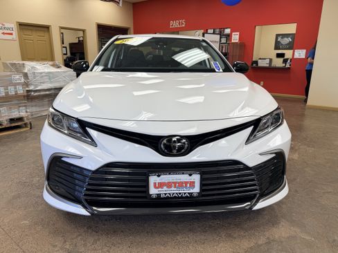 Used 2023 Toyota Camry LE FWD image 2