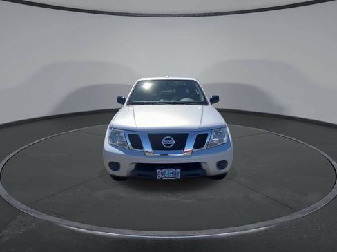 Used 2014 Nissan Frontier SV RWD image 3
