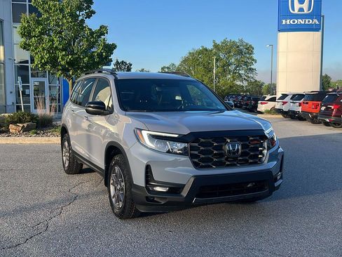 Used 2024 Honda Passport TrailSport image 1