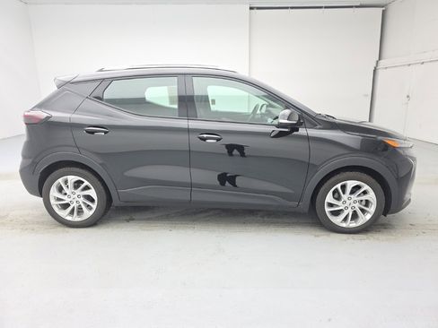 Used 2023 Chevrolet Bolt EUV LT image 13