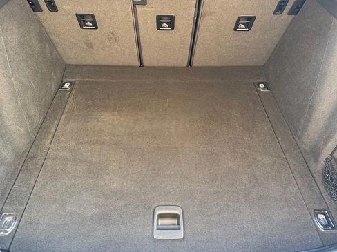 Certified 2025 Porsche Macan image 25