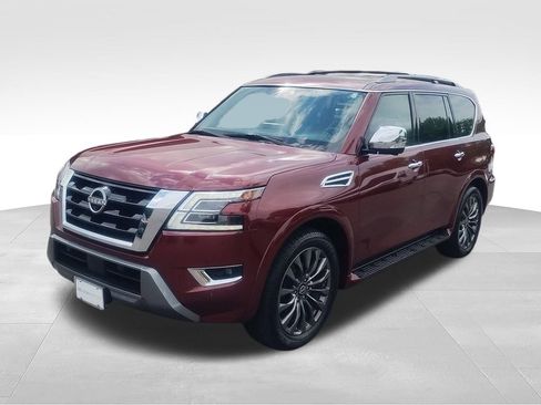 Used 2024 Nissan Armada Platinum w/ Captain's Chairs Package RWD image 2