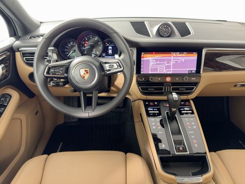 Certified 2026 Porsche Macan AWD/4WD image 25